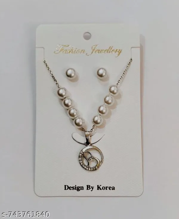 Silver_Sheil_Art_Brilliant_Crystal_Halo_Pendant_Necklace_Matching_Solitaire_Stud_Earring_Set_Silver_Tone