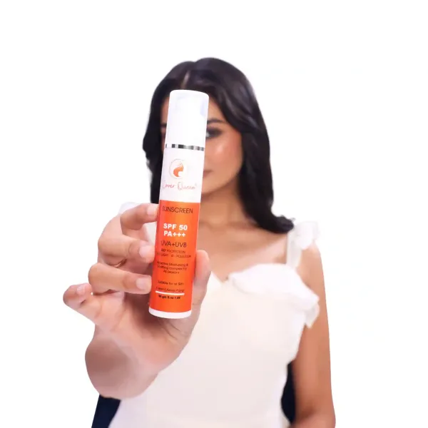 Hydrating_Spf_50_Pa_Uva_And_Uvb_Sunscreen_For_Unisex