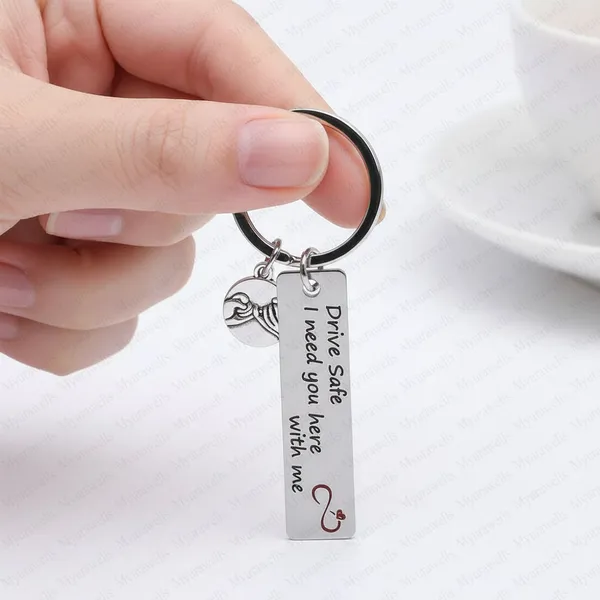 Silver_Stainless_Steel_Drive_Safe_Keychain_With_Initial_Letter_For_All