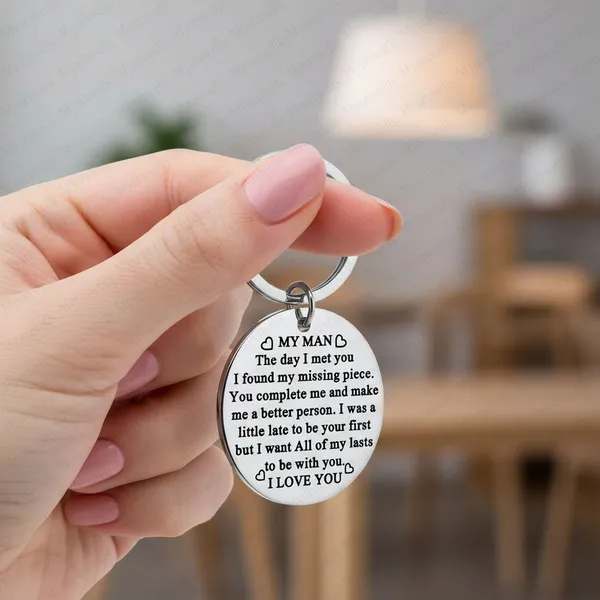 Silver_Stainless_Steel_Romantic_Key_Chain_For_All