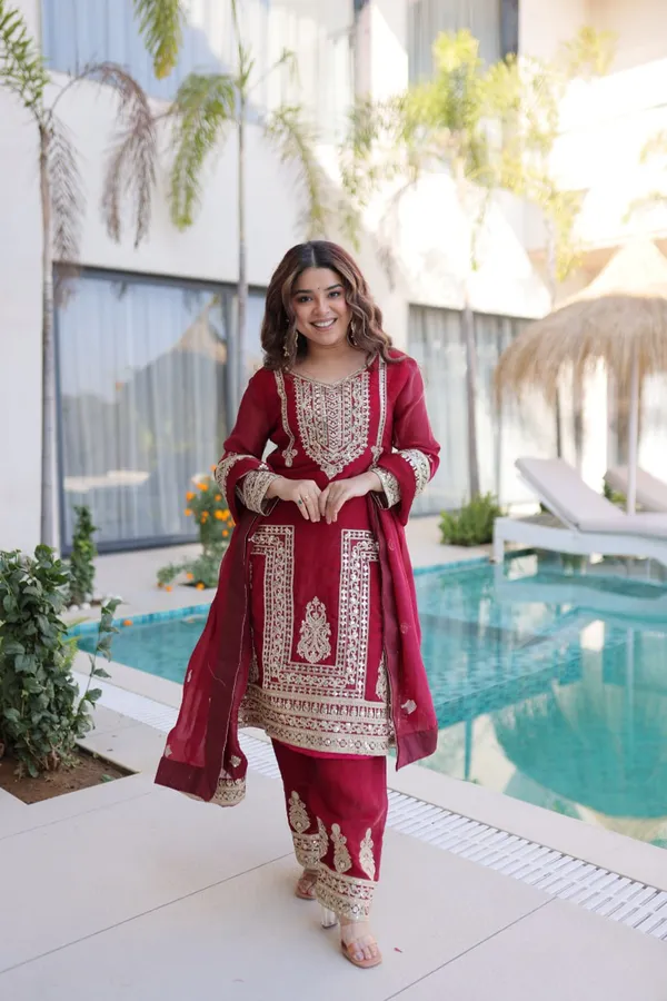 Pink_Embroidered_Pakistani_Salwar_Kameez_Suit_Set_With_Dupatta_Festive_Ethnic_Wear_For_Women