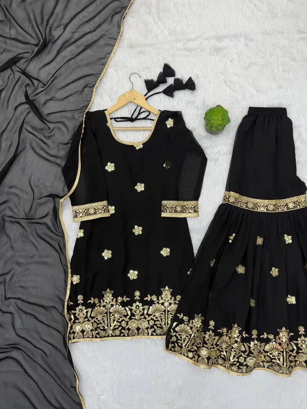 Black_Ethnic_Wear_Kurta_Pajama_With_Dupatta_For_Women