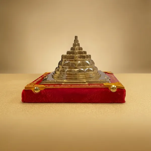 Meru__Shree_Yantra_(Panchadhatu)