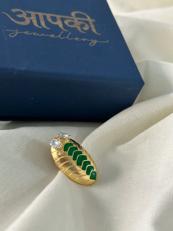 Bee_Brooch