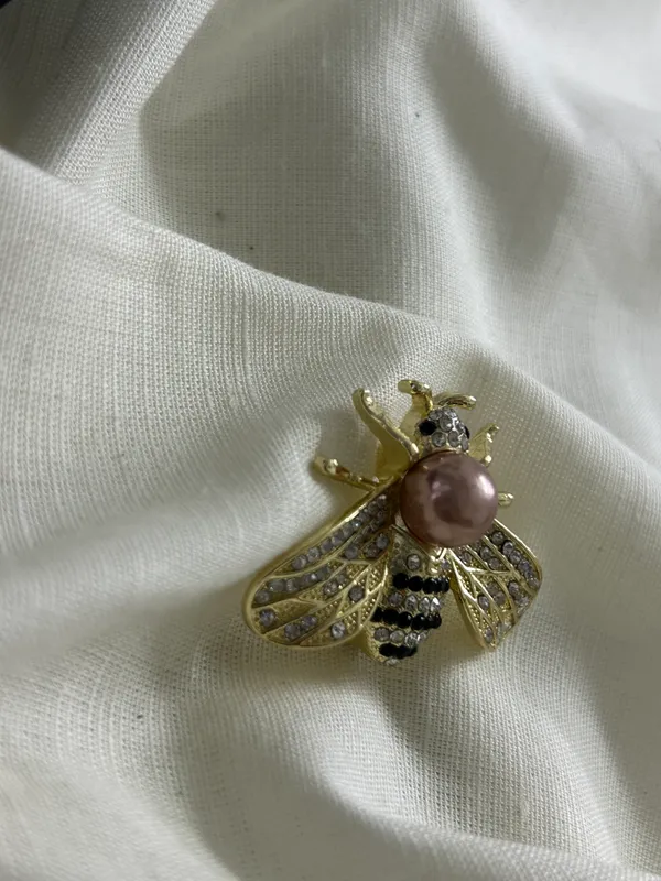 Bee_Brooch_(IMPORTED)
