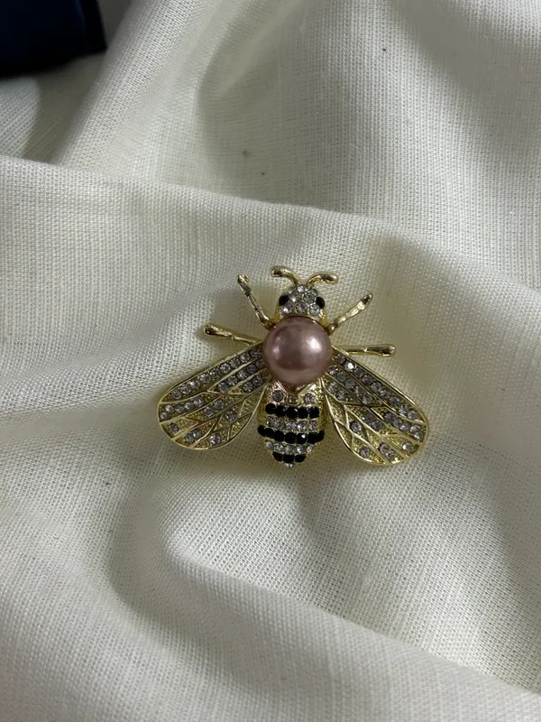 Bee_Brooch_(IMPORTED)