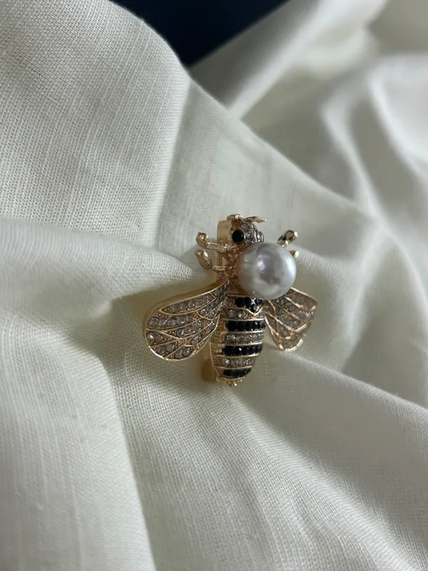 Bee_Brooch_(IMPORTED)