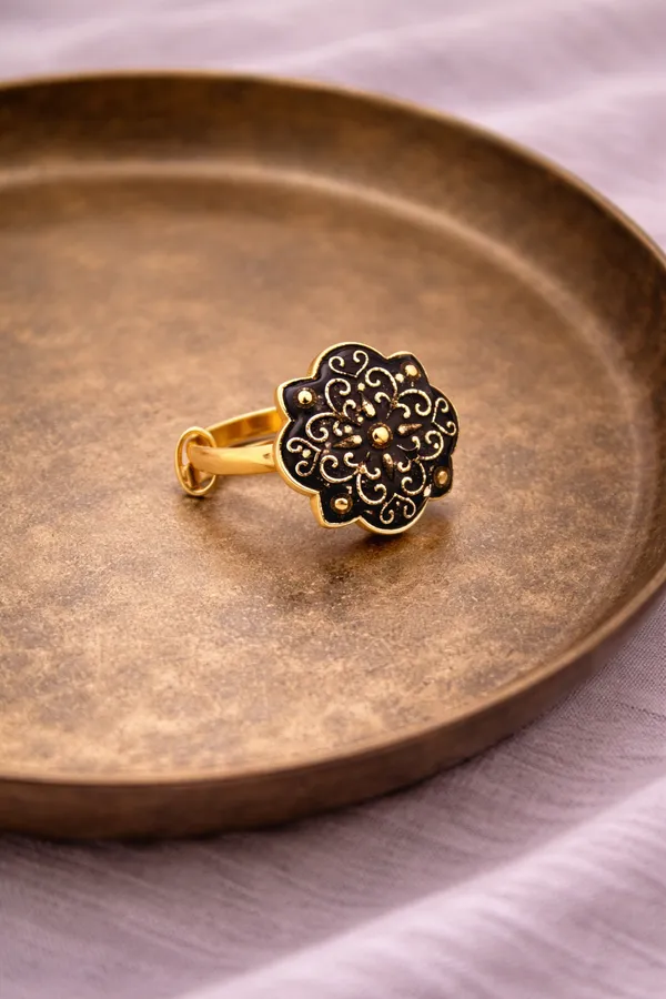 Black_floral_Ring