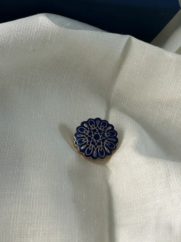 Confused_Brooch