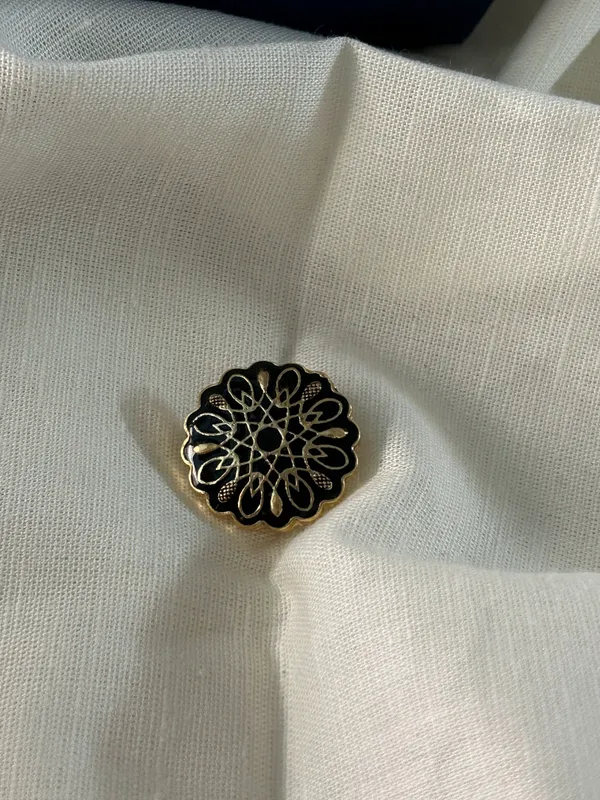 Confused_Brooch
