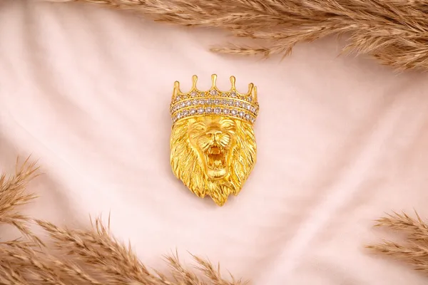 Crown_Lion_Brooch