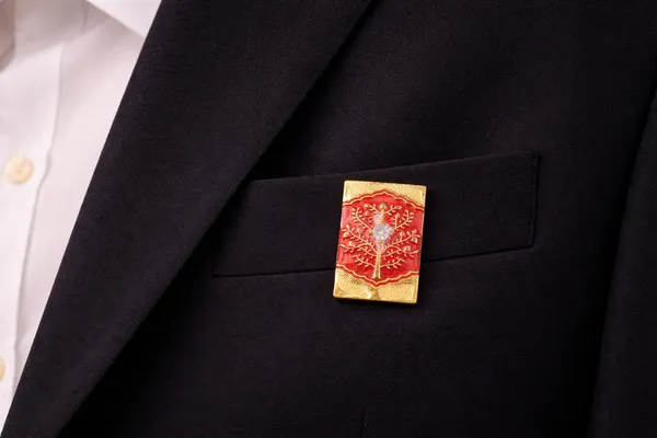 Traditional_Decorative_Pin_Badge_with_Floral_Tree_Design