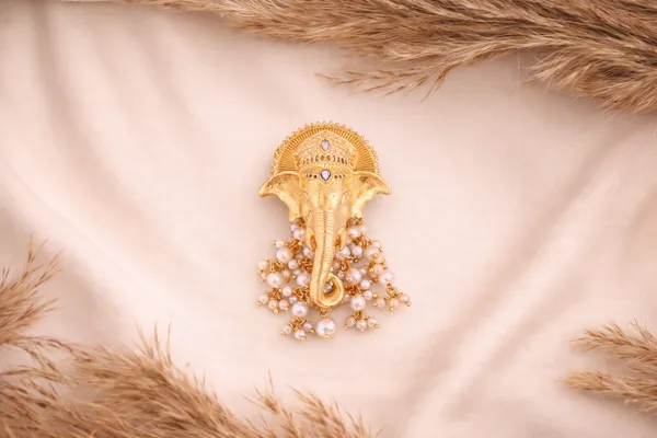 Ganesha_Puvaai_Brooch