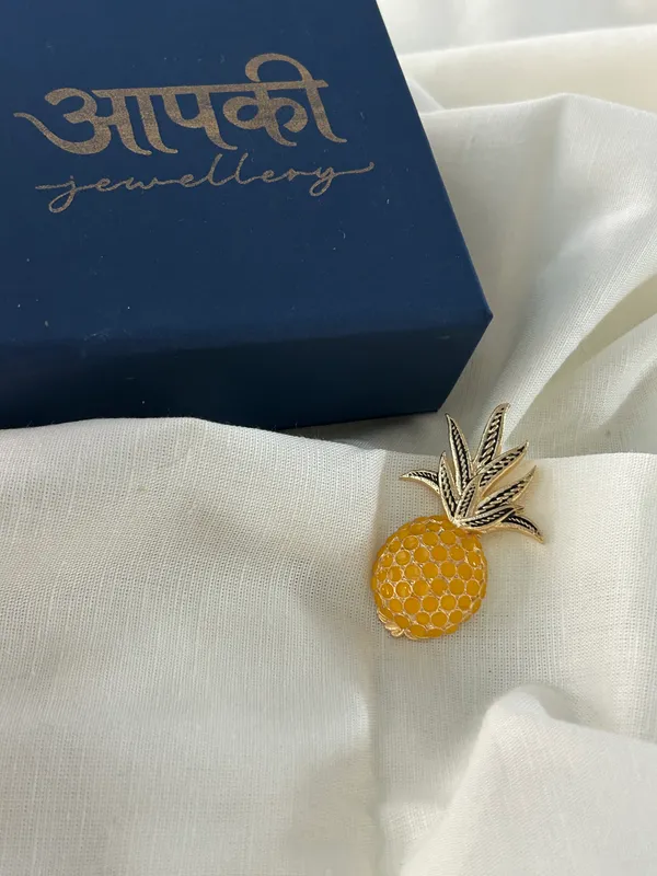 Pineapple_Brooch