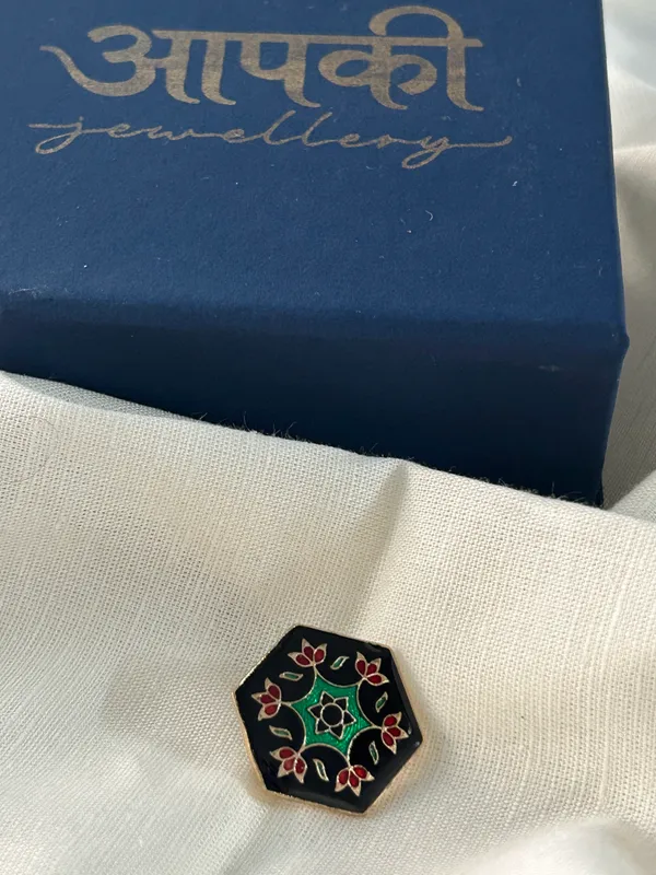 Hexagon_Brooch