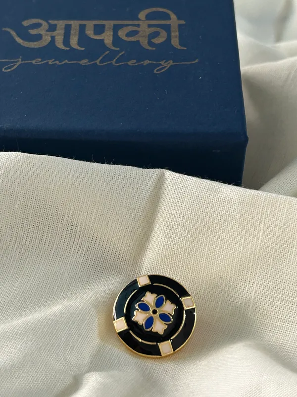 Royale_Brooch