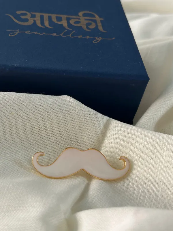 Mooch_Brooch