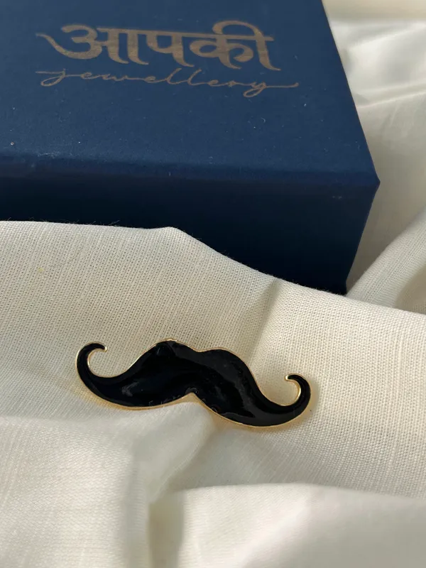 Mooch_Brooch