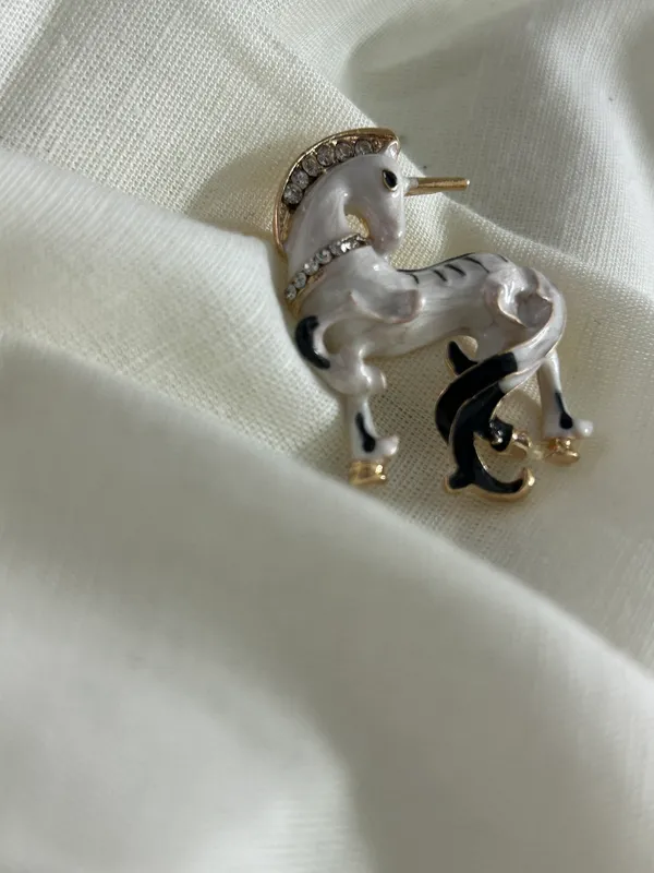 Pony_Brooch_(IMPORTED)