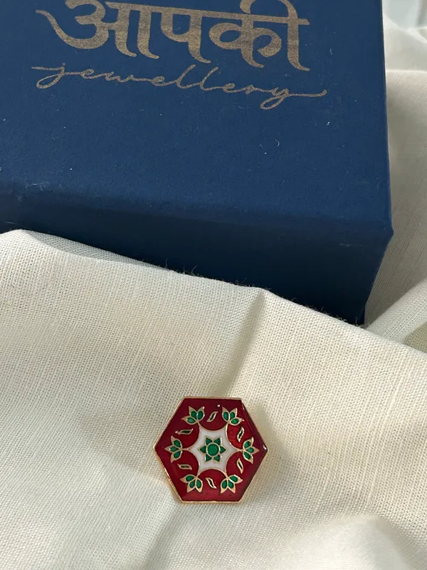 Hexagonal_Brooch