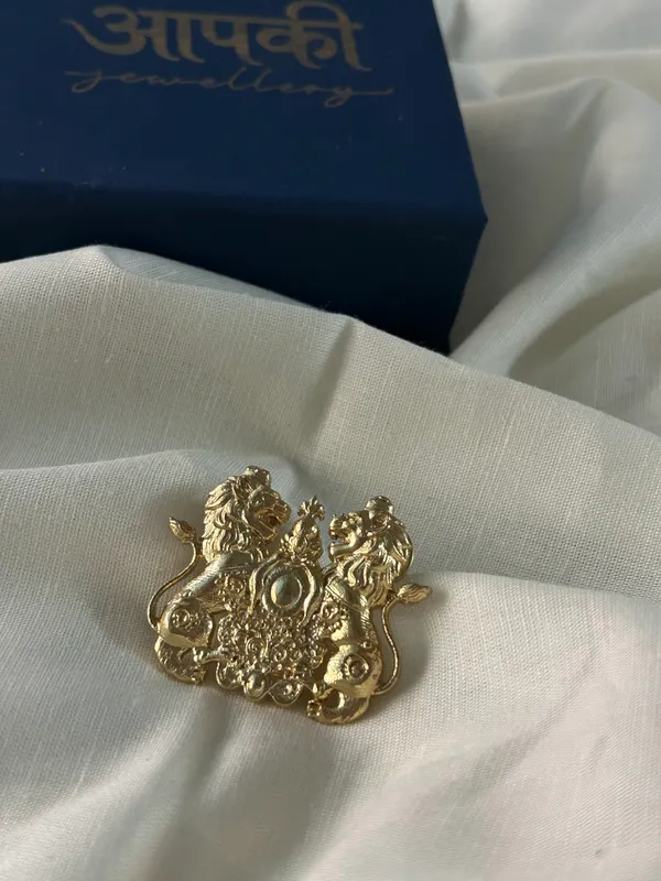 Roar_Brooch