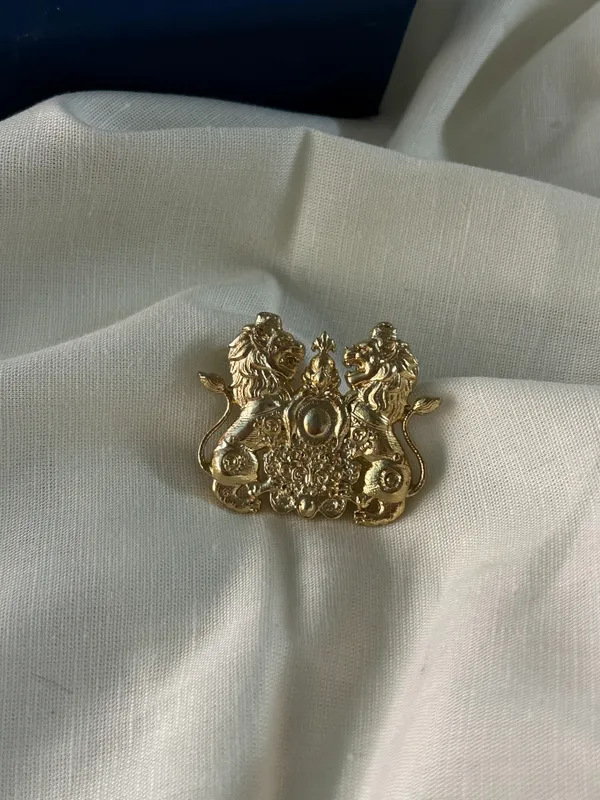 Roar_Brooch