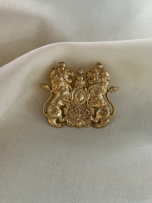 Roar_Brooch