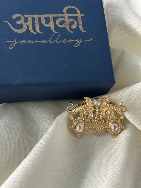 Royale_Brooch