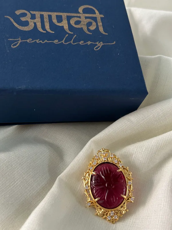 Ruby_Carving_Brooch