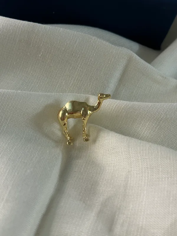 Camel_Brooch