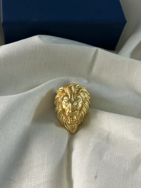 Dome_Lion_Brooch
