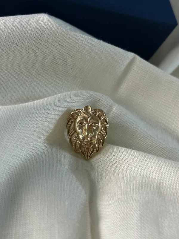 Small_Lion_Brooch
