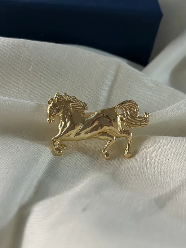 Majnu_Horse_Brooch