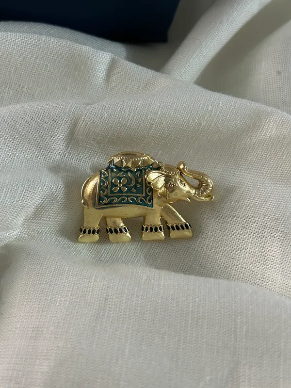 Elephant_Brooch