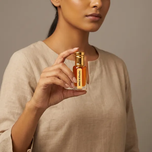 Mitti_Ki_Khusbu_Premium_Essential_Oil_Itra_For_Cloth