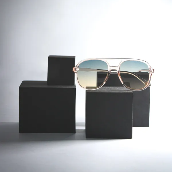Rose_Gold_Polycarbonate_Premium_Unisex_Sunglasses