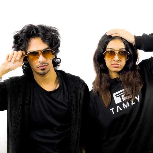Golden_Polycarbonate_Premium_Unisex_Sunglasses
