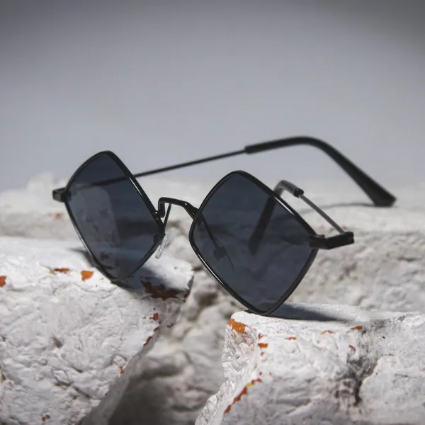 Black_Polycarbonate_Premium_Unisex_Sunglasses