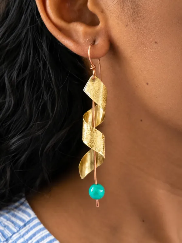 Handcrafted_Turquoise_Twist_Cascade_Earrings