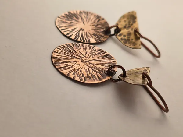 Handcrafted_Solar_Echo_Disc_Earrings