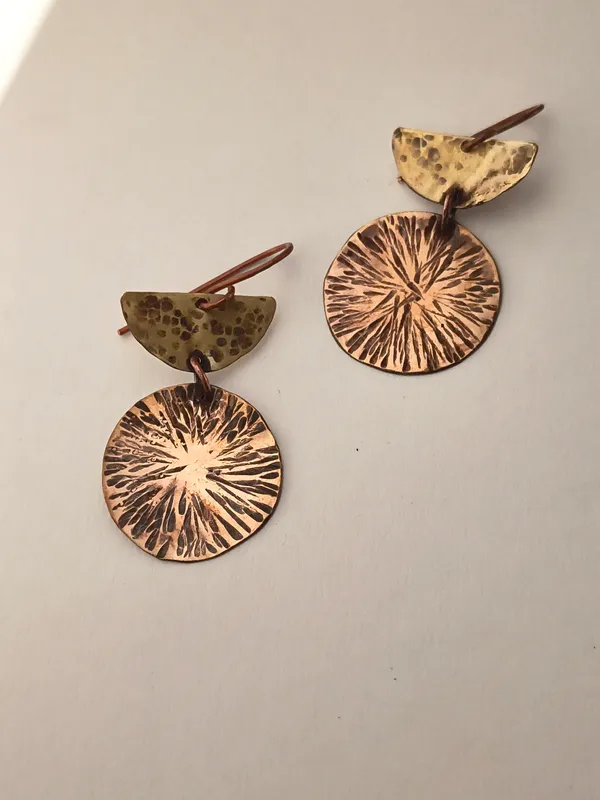 Handcrafted_Solar_Echo_Disc_Earrings