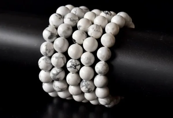 Natural_Howlite_Crystal_Bracelet_With_Certificate