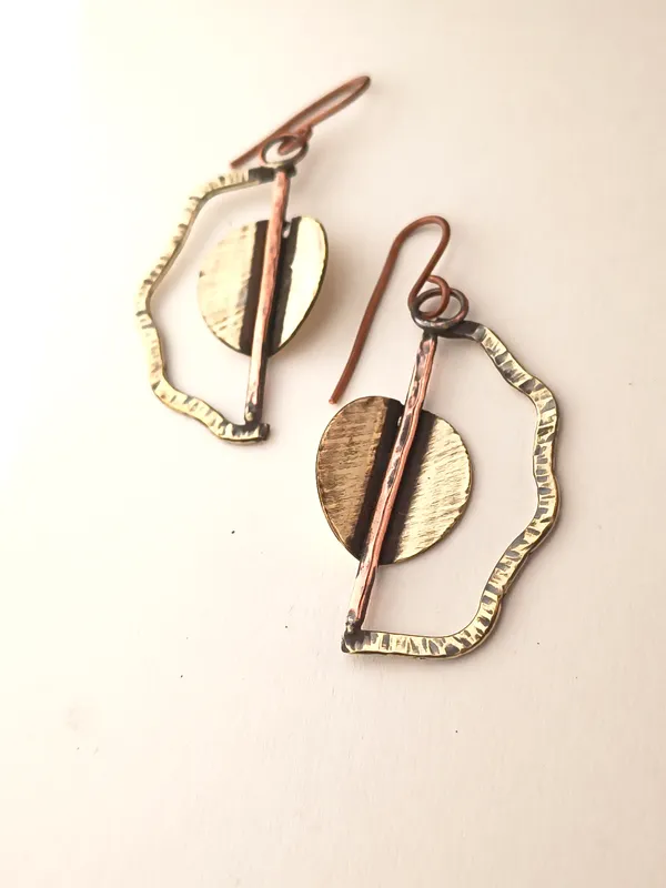 Handcrafted_Eclipse_Frame_Earrings