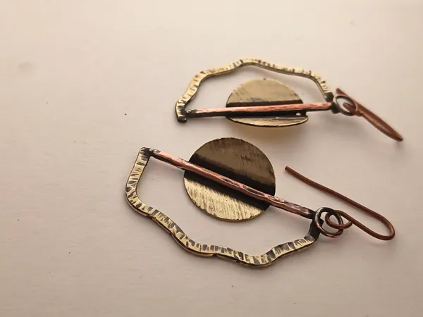 Handcrafted_Eclipse_Frame_Earrings