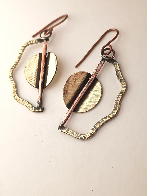 Handcrafted_Eclipse_Frame_Earrings