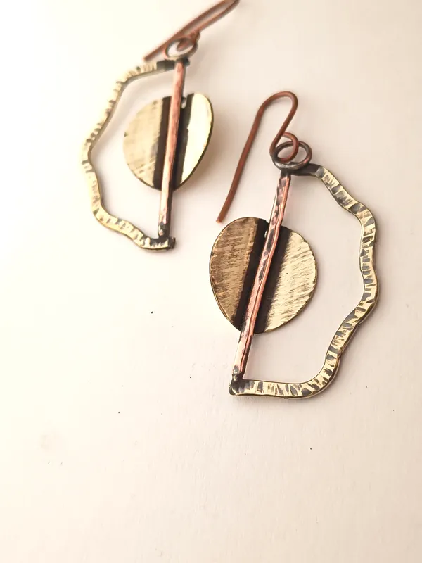 Handcrafted_Eclipse_Frame_Earrings