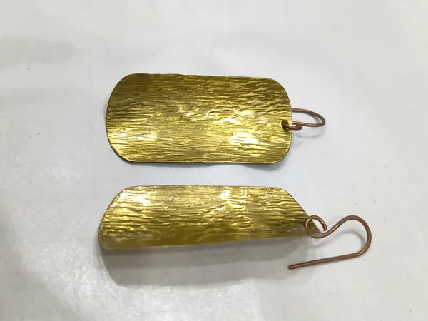 Handcrafted_Golden_Curve_Panel_Earrings