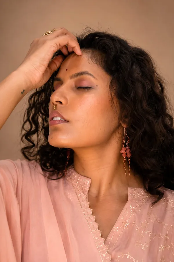 Handcrafted_Ember_Ripple_Carnelian_Copper_Earrings