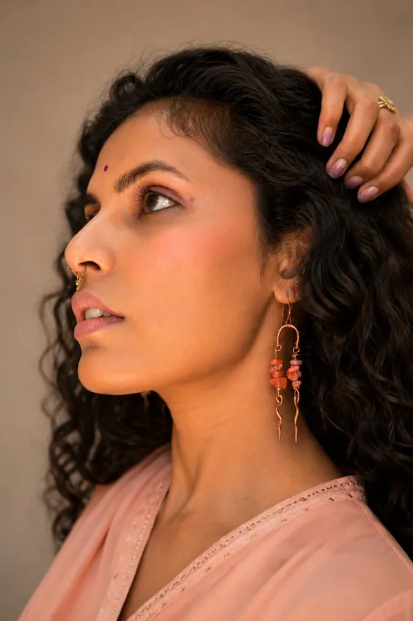 Handcrafted_Ember_Ripple_Carnelian_Copper_Earrings