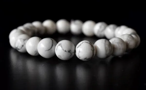 Natural_Howlite_Crystal_Bracelet_With_Certificate